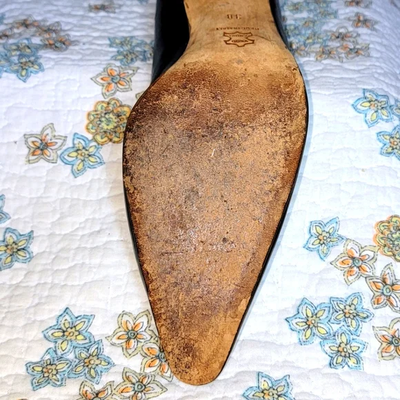 Manolo Blahnik black leather pumps size 38 gentle used - Picture 7 of 12